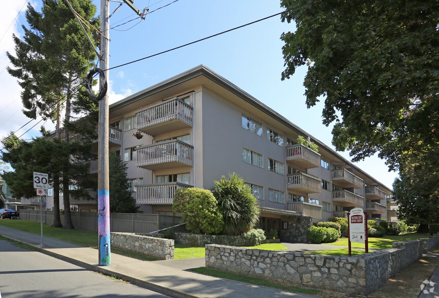 1300 Yates St, Victoria, BC for sale - Primary Photo - Image 1 of 3