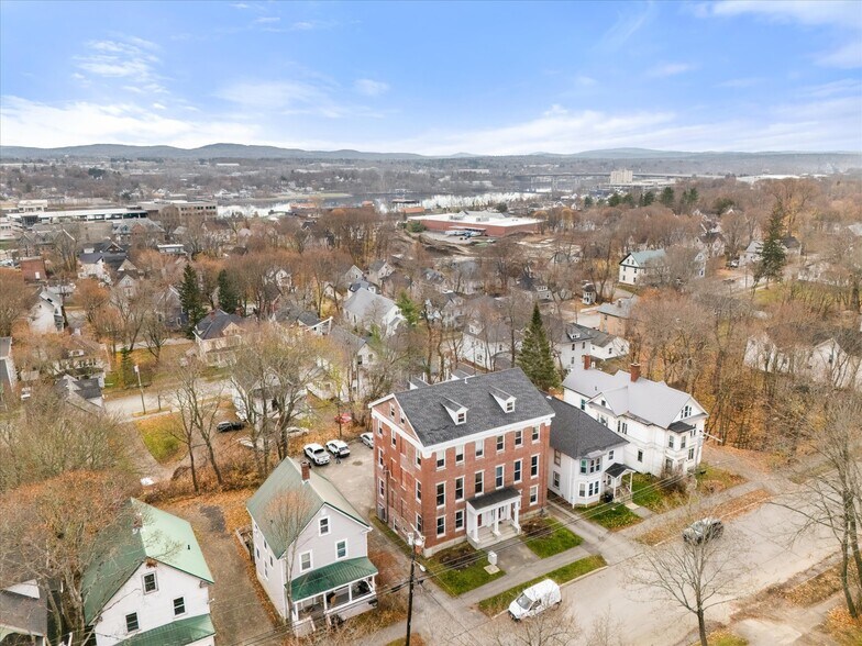 72 3rd St, Bangor, ME à vendre - Photo du bâtiment - Image 3 de 71