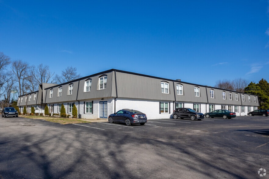 117 Cedarwood Dr, Lebanon, TN for sale - Primary Photo - Image 2 of 65