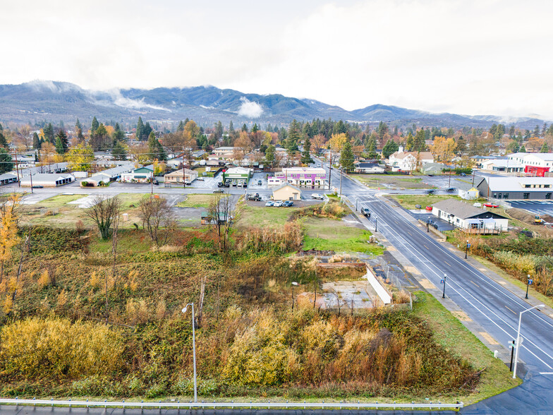 111 E 1st St, Phoenix, OR for sale - Aerial - Image 2 of 18