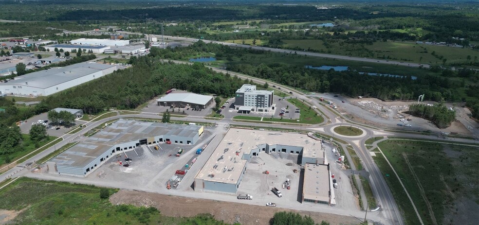 190 Resource Rd, Kingston, ON à vendre - Photo du bâtiment - Image 2 de 5