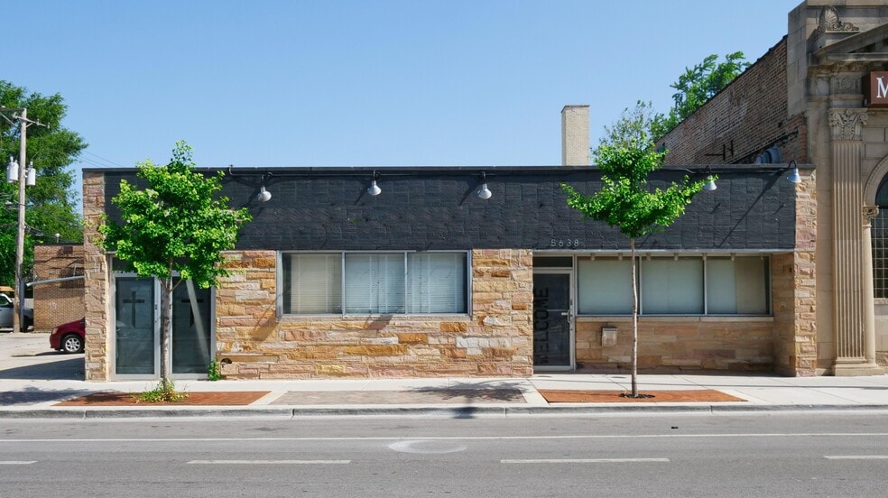 5638 W Chicago Ave, Chicago, IL for sale - Building Photo - Image 2 of 15