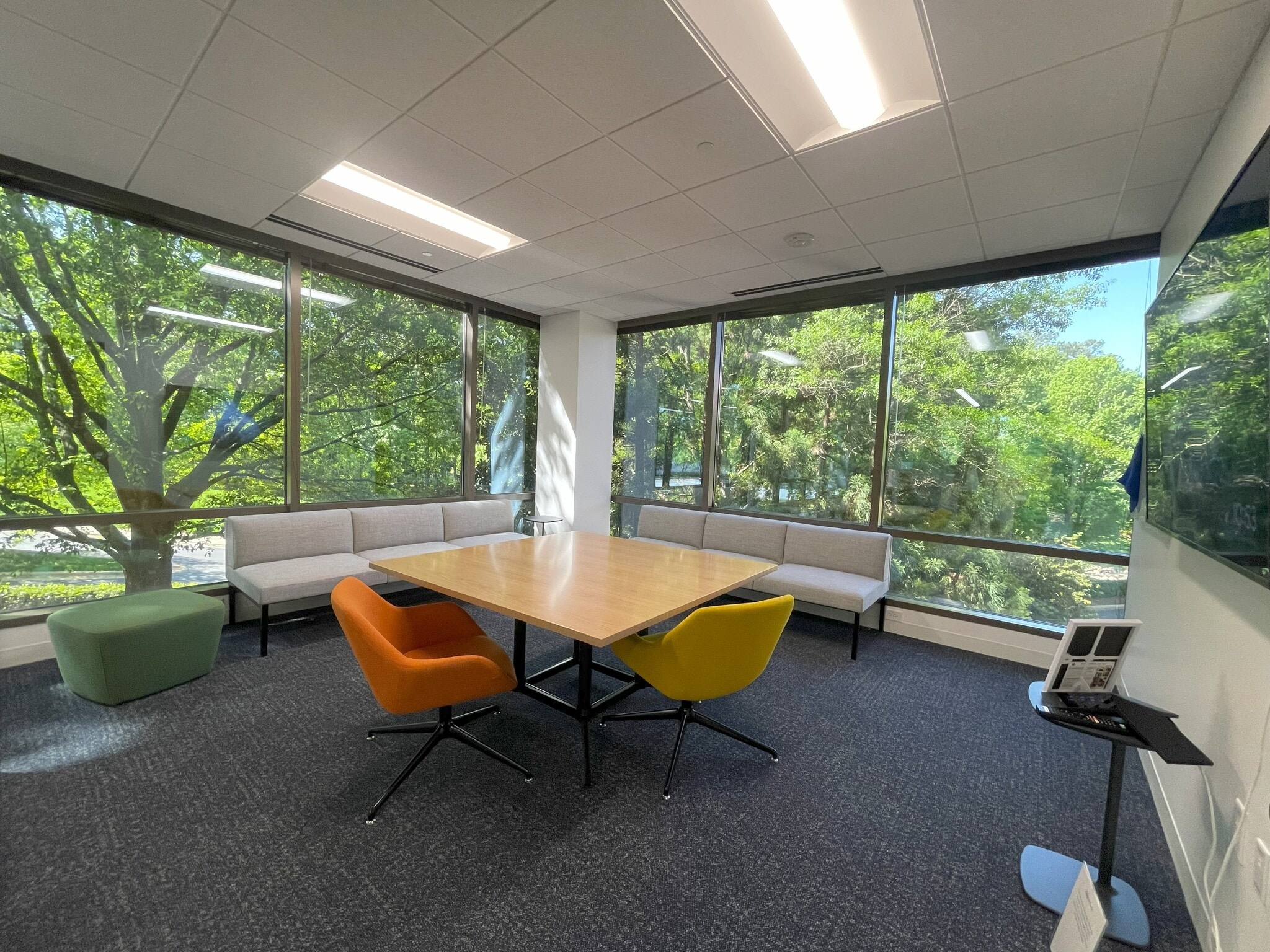 8529 Six Forks Rd, Raleigh, NC for lease Interior Photo- Image 1 of 8