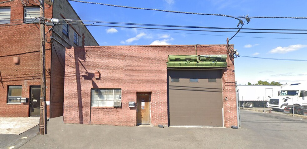 625 Pennsylvania Ave, Linden, NJ à vendre - Photo du bâtiment - Image 2 de 2