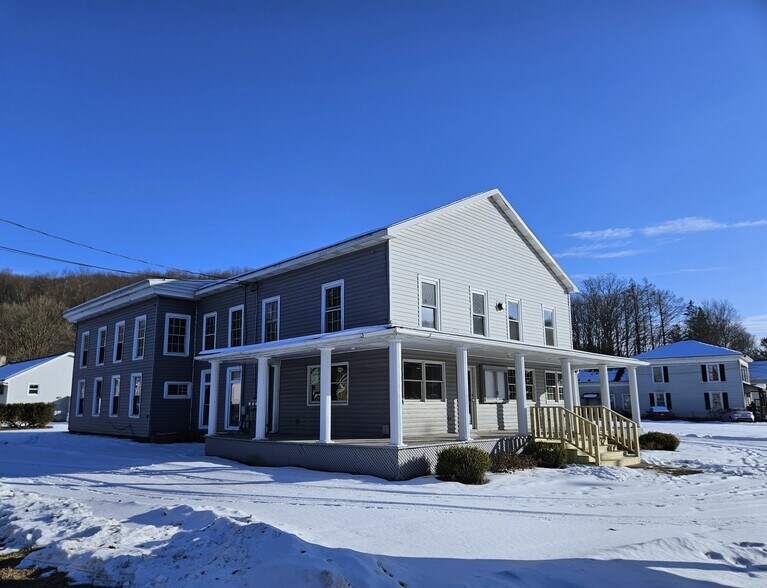 464 Main St, New Milford, PA à vendre - Photo du bâtiment - Image 2 de 17