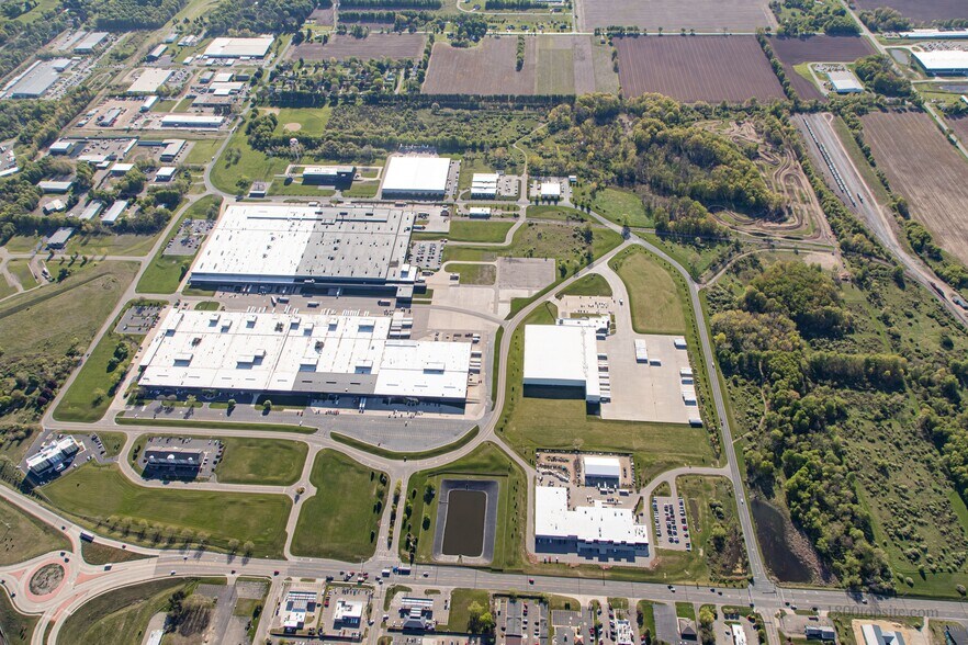 5000 Cork St, Kalamazoo, MI à louer - Aérien - Image 2 de 3