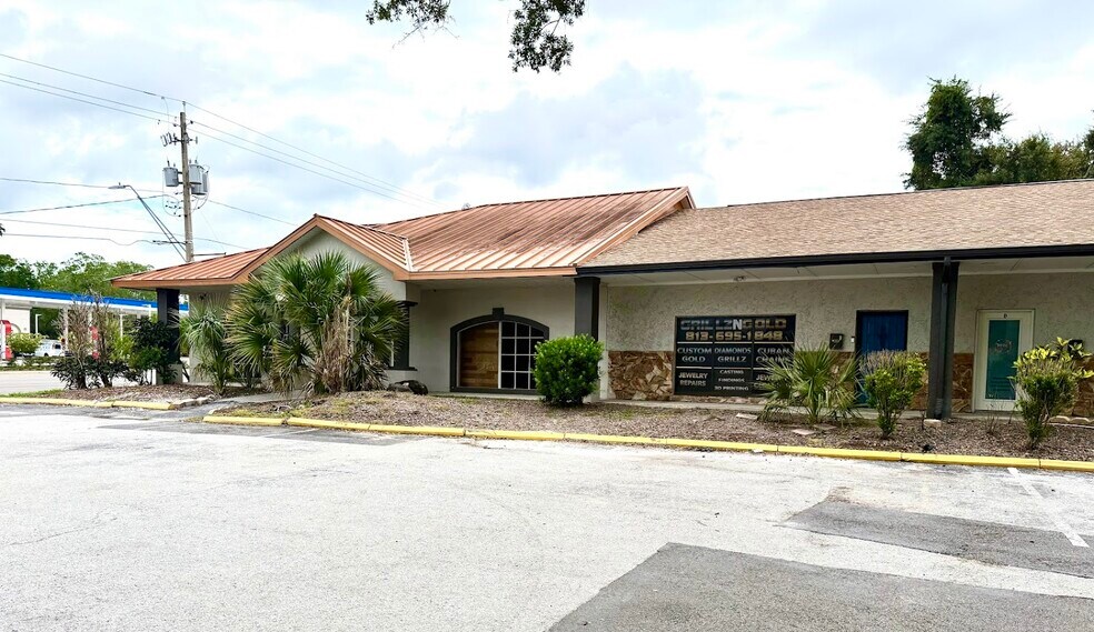 4211 E Busch Blvd, Tampa, FL à vendre - Photo du bâtiment - Image 3 de 6