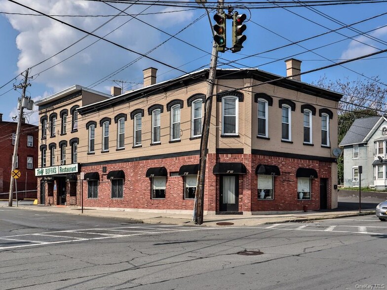 71 Railroad Ave, Middletown, NY à vendre - Photo principale - Image 1 de 1