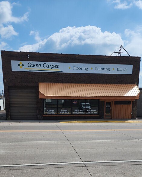 38875 Forest Blvd, North Branch, MN à vendre - Photo du bâtiment - Image 2 de 2