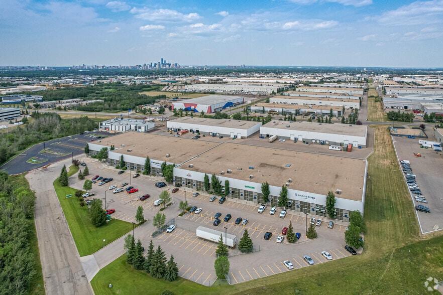5703-5759 67 St NW, Edmonton, AB for sale - Primary Photo - Image 1 of 1