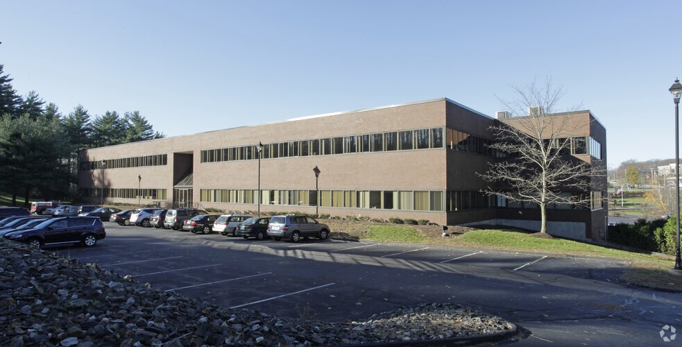 352 Turnpike Rd, Southborough, MA à louer - Photo du bâtiment - Image 2 de 3