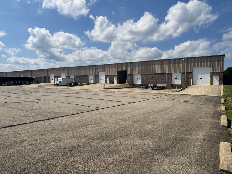 45 Bay Hill Dr, Latrobe, PA for lease - Building Photo - Image 2 of 3