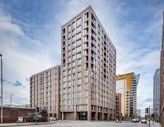 Plus de détails pour 14 Rochdale Road, Manchester - Commerce de détail à louer