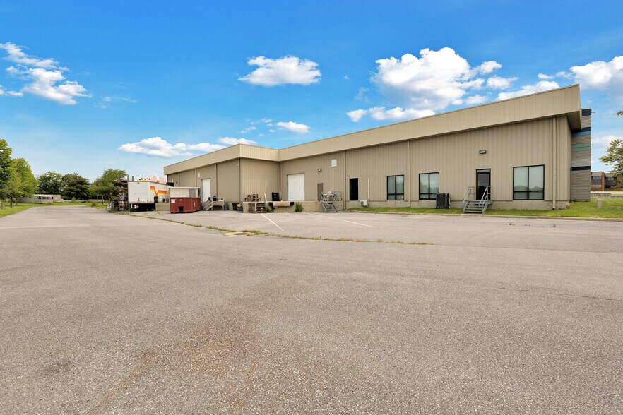 1326 Progress Dr, Front Royal, VA à vendre - Photo du bâtiment - Image 3 de 45