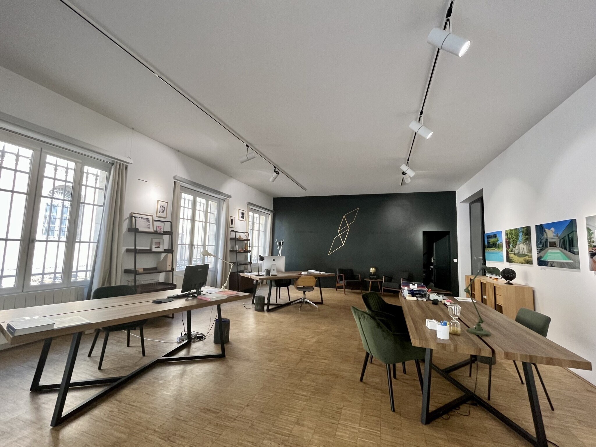 Office in Bordeaux for lease Building Photo- Image 1 of 6