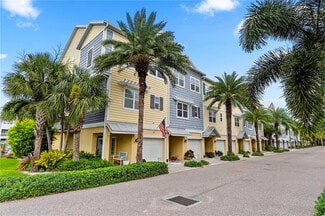 Plus de détails pour 3157 Nautical Pl S, Saint Petersburg, FL - Multi-résidentiel à vendre