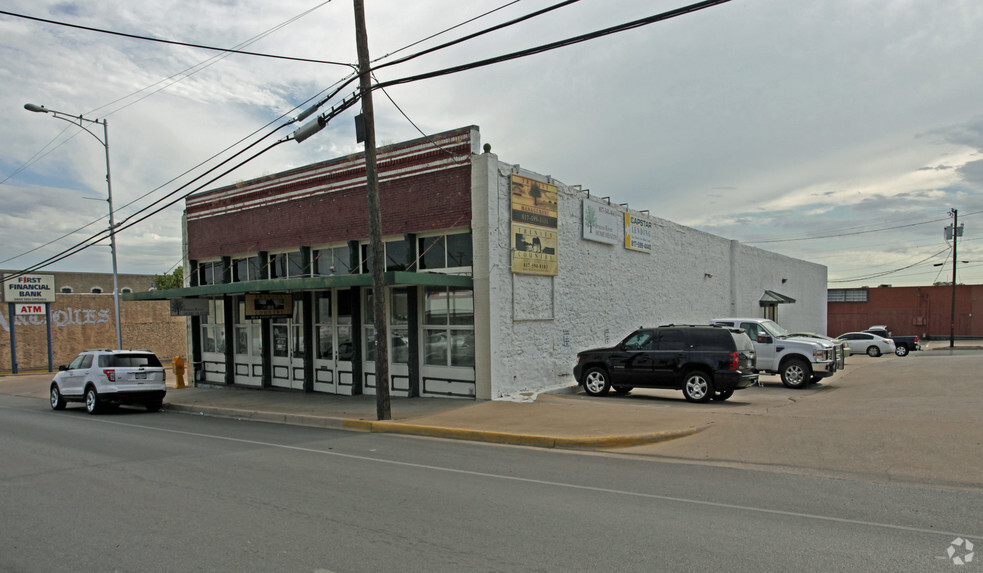 204-208 N Main St, Weatherford, TX à vendre - Photo principale - Image 1 de 1