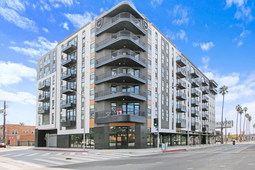 3800 S Figueroa St, Los Angeles, CA for lease - Building Photo - Image 1 of 10