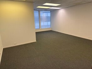 540-550 W Frontage Rd, Northfield, IL for lease Building Photo- Image 2 of 2