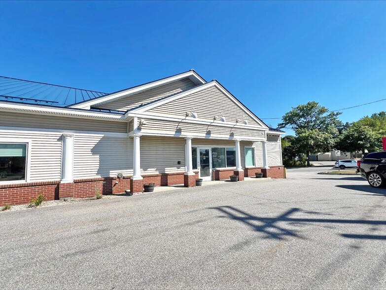 593 Center St, Auburn, ME for sale - Building Photo - Image 1 of 7