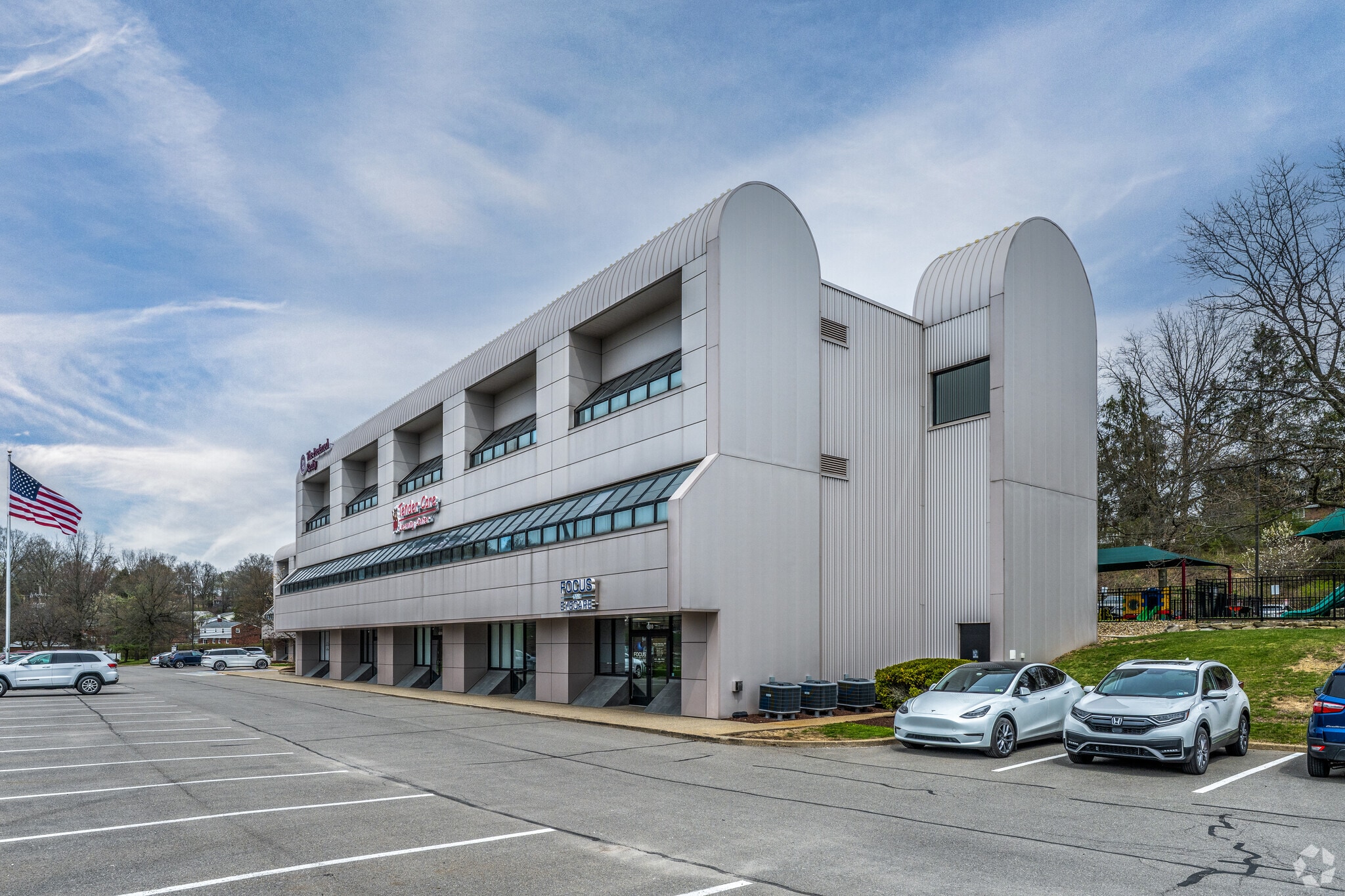 1005 Beaver Grade Rd, Moon Township, PA for lease Primary Photo- Image 1 of 26