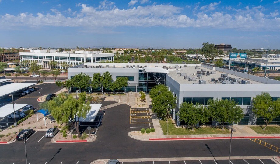 2225 W Peoria Ave, Phoenix, AZ à louer - Photo du bâtiment - Image 2 de 12
