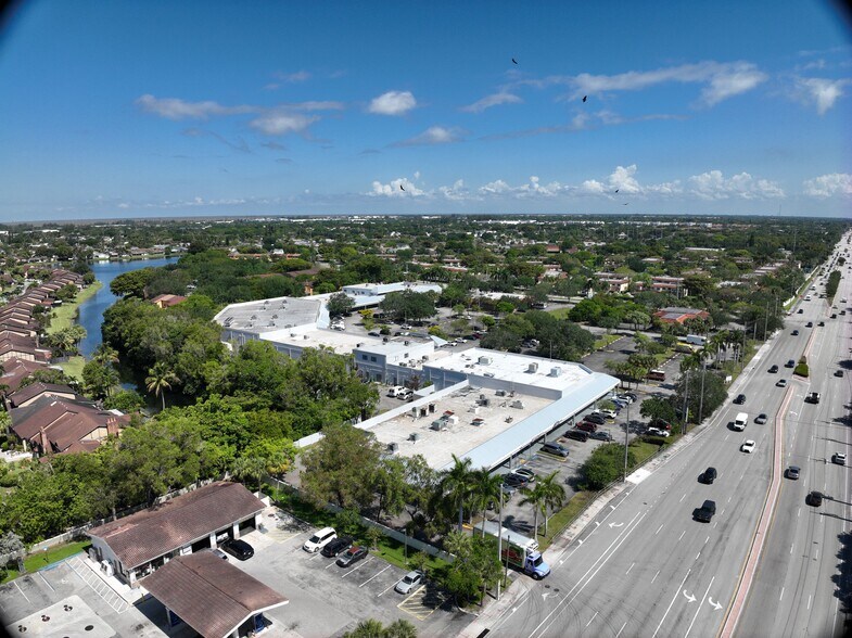4505-4599 N Pine Island Rd, Sunrise, FL à louer - Communauté Matterport - Image 2 de 7