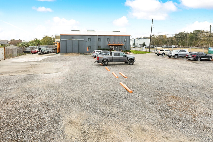 326 Almedia Rd, Saint Rose, LA for lease - Building Photo - Image 2 of 16