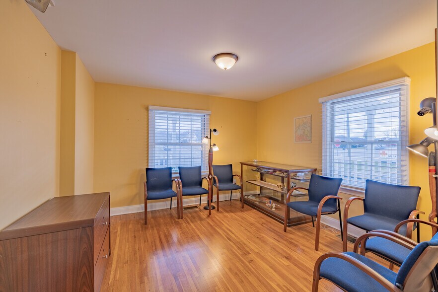 1941 Euclid Ave, Bristol, VA à vendre - Photo du bâtiment - Image 3 de 35