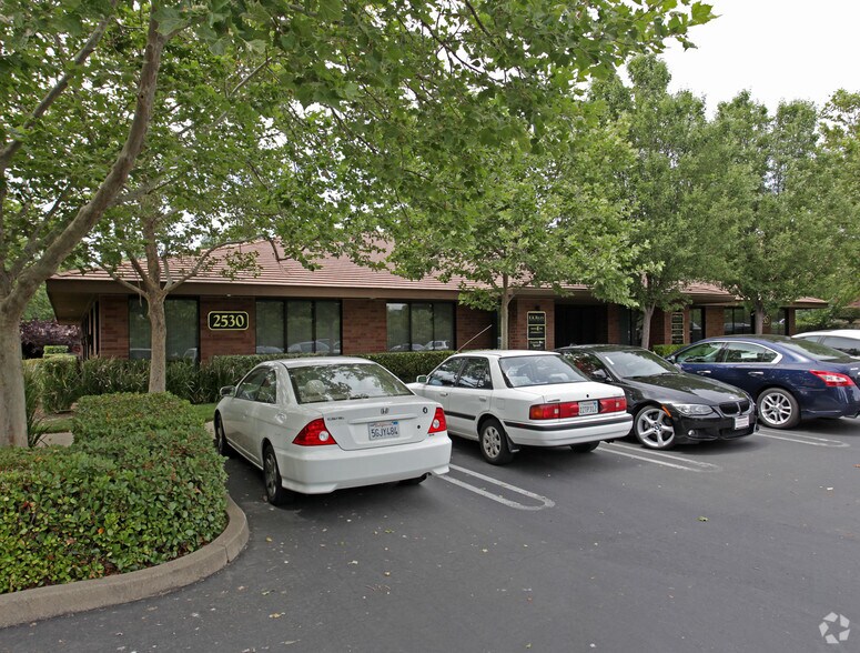 2530 Douglas Blvd, Roseville, CA à louer - Photo du bâtiment - Image 3 de 3