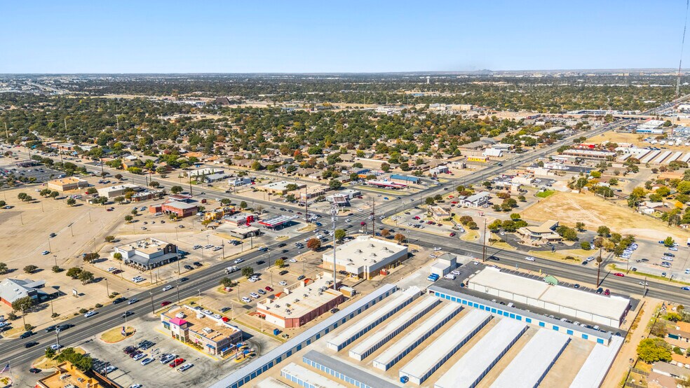 2417 82nd St, Lubbock, TX à vendre - Photo du bâtiment - Image 3 de 21