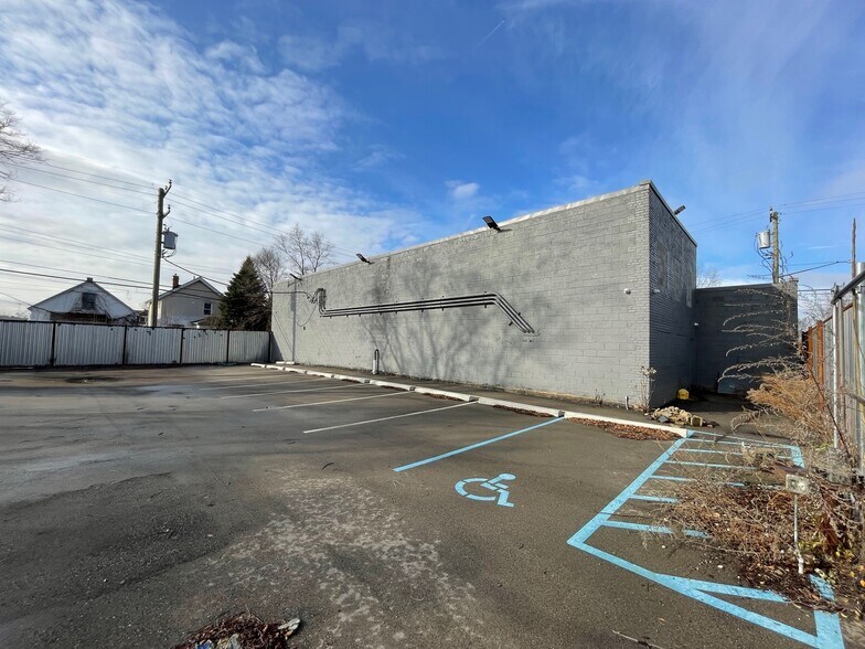 8107 Military St, Detroit, MI à vendre - Photo du bâtiment - Image 2 de 13