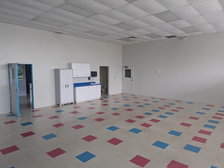 2301-2373 Dayton-Germantown Pike, Germantown, OH à louer - Photo du bâtiment - Image 3 de 6