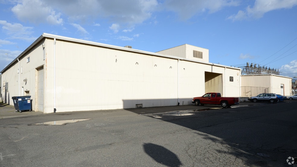 1121 N Loring St, Portland, OR for lease - Building Photo - Image 3 of 3