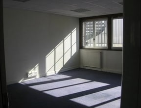 16 Rue Des Oliviers, Thiais for lease Interior Photo- Image 2 of 3