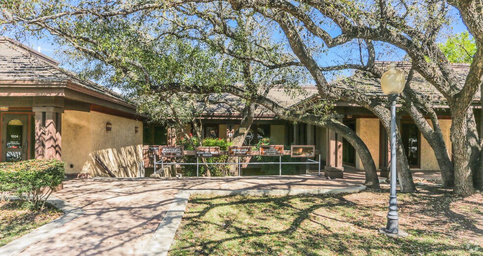 7272 Wurzbach Rd, San Antonio, TX à vendre - Photo principale - Image 1 de 50