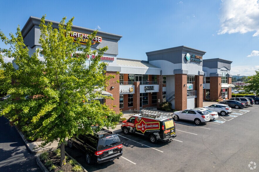 1143 Oak Ridge Tpke, Oak Ridge, TN à vendre - Photo du bâtiment - Image 2 de 42