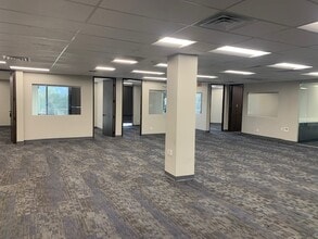 8101 Ridgepoint Dr, Irving, TX for lease Interior Photo- Image 2 of 6