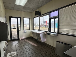 1402 E College Dr, Marshall, MN for lease Interior Photo- Image 2 of 5