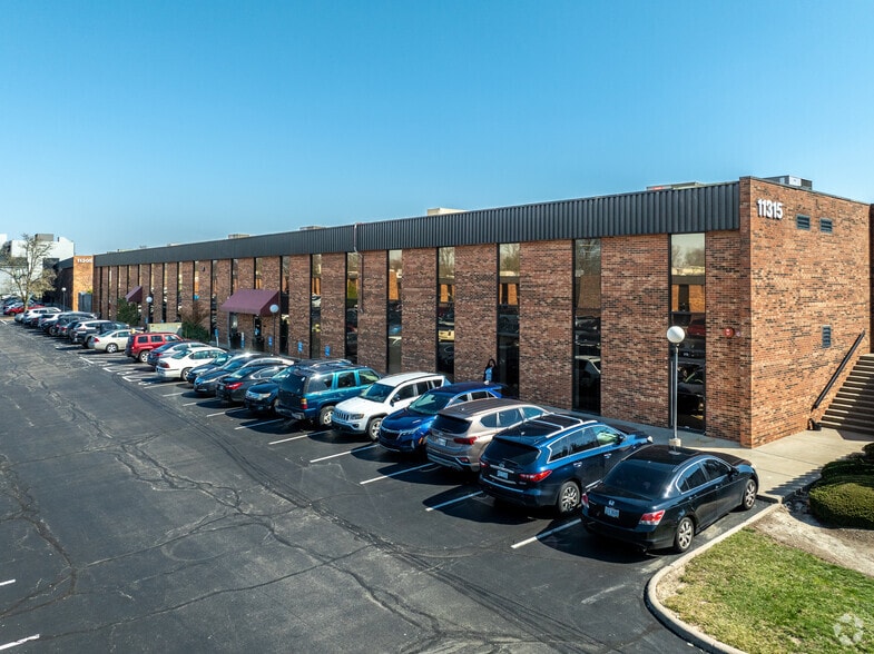 11315 Reed Hartman Hwy, Blue Ash, OH for lease - Building Photo - Image 2 of 7