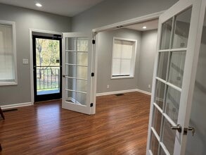 138 Chamberlain Blvd SE, Knoxville, TN for lease Interior Photo- Image 2 of 9