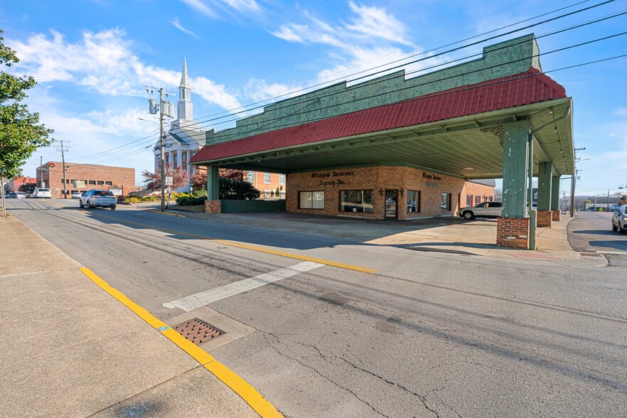 318 S Green St, Glasgow, KY à vendre - Photo du bâtiment - Image 3 de 25