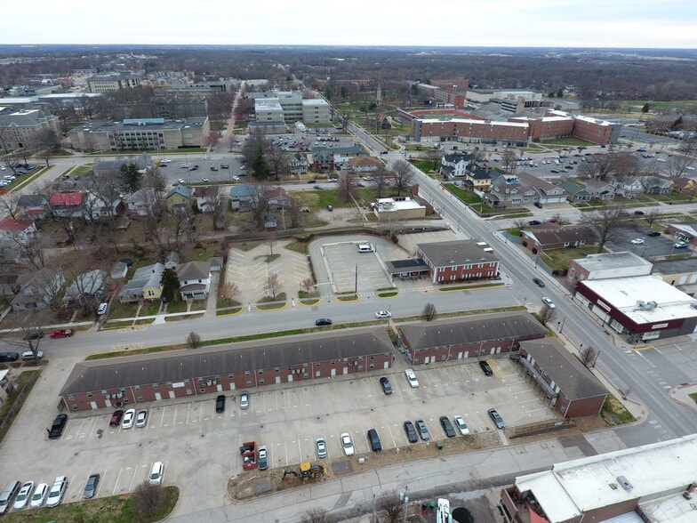 109-111 Commercial St, Warrensburg, MO à vendre - Photo du bâtiment - Image 3 de 82