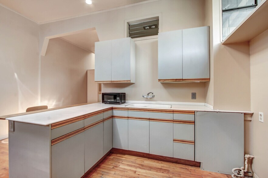 5726 W Washington Blvd, Los Angeles, CA à louer - Photo intérieure - Image 2 de 15