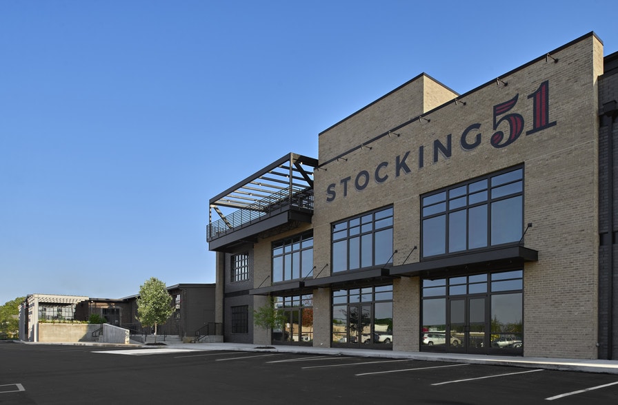 5022-5026 Centennial Blvd, Nashville, TN for lease - Building Photo - Image 2 of 3