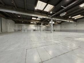 Flex in Saint-Ouen-l'Aumône for lease Interior Photo- Image 2 of 10