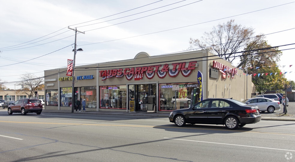 885-893 Hempstead Tpke, Franklin Square, NY for lease - Building Photo - Image 3 of 9