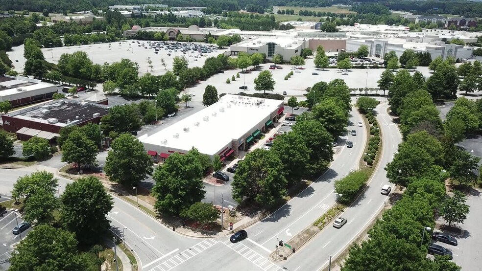 7105 Stonecrest Pky, Lithonia, GA à louer - Vidéo sur l’inscription commerciale - Image 2 de 18