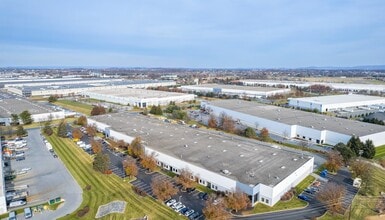 7566 Morris Ct, Allentown, PA à louer Photo intérieure- Image 2 de 5