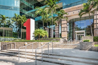 1 E Broward Blvd, Fort Lauderdale, FL à louer Photo intérieure- Image 1 de 12